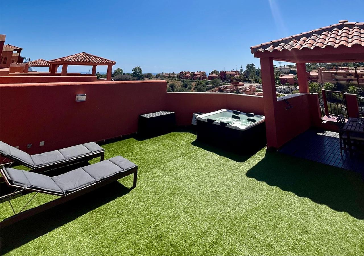 Apartment Penthouse Paradise - Jacuzzi & Sea Views! *
